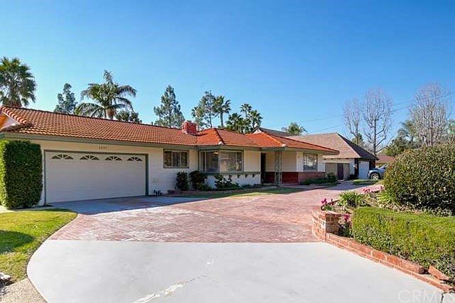 1st image of 1432 SE Skyline Dr