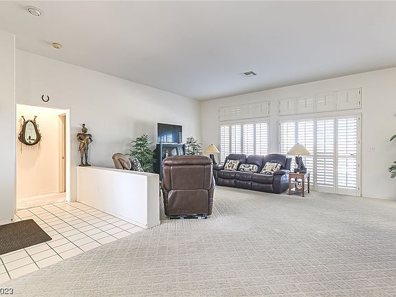 3rd image of 3012 Treesdale Dr
