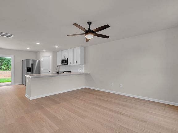 2nd image of 1295 N Highway 101 Lot 3