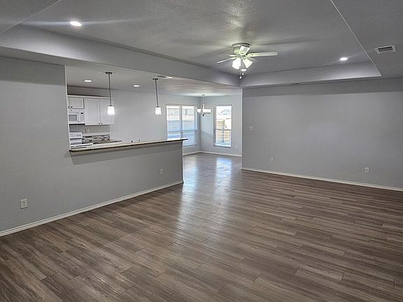 3rd image of 1637 Wrigley Dr