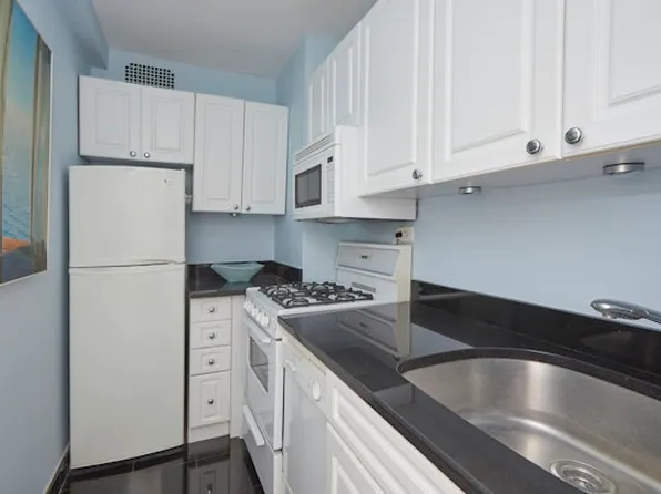 120 East 90th Street image 2 of 4