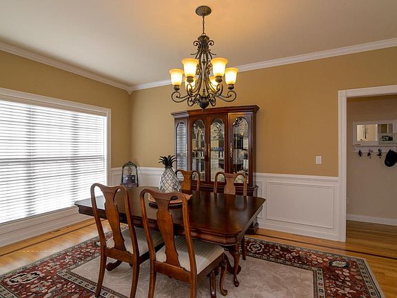 4th image of 2102 Alston Ct