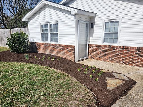 2nd image of 3152 Ashaway Rd