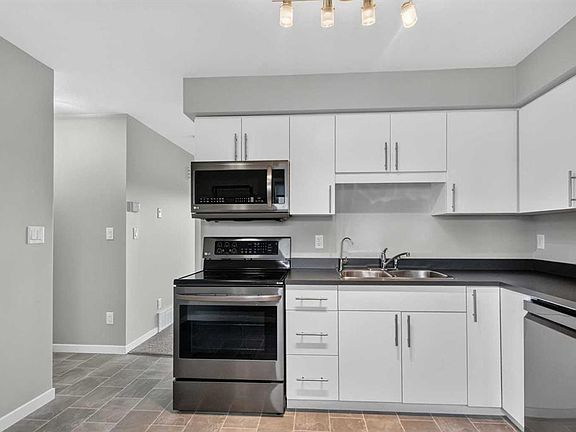 2nd image of 711 Beacon Hill Dr #25