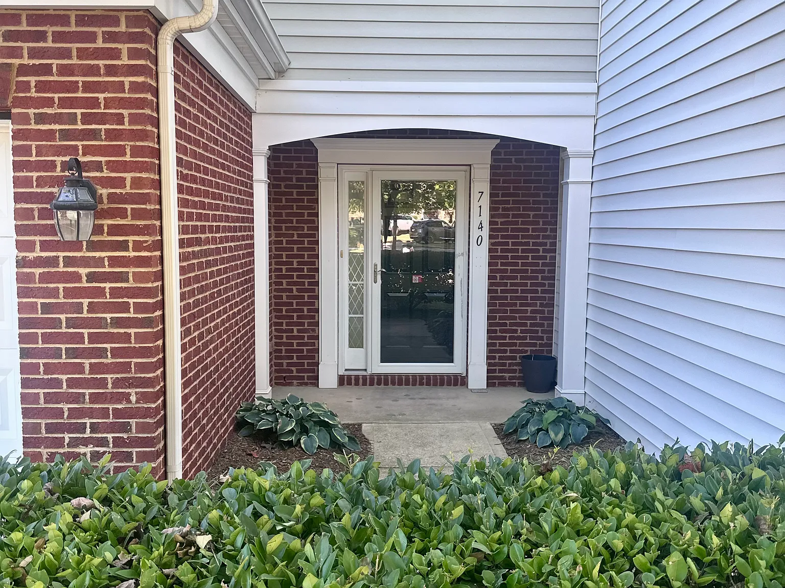 3 bed, 2.5 bath, 1547 sqft, $1,950 — Photo 2