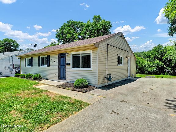 4th image of 4901 Seville Dr