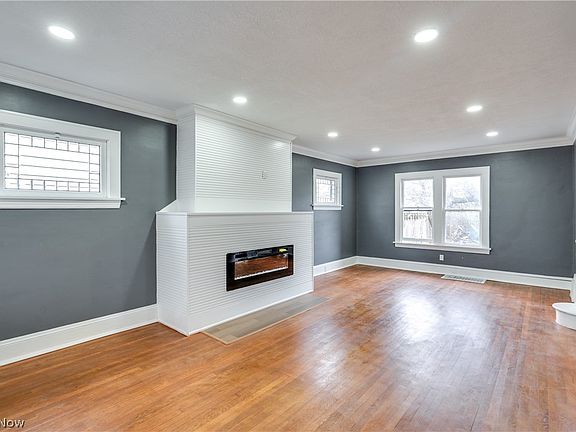 5th image of 10218 Joan Ave