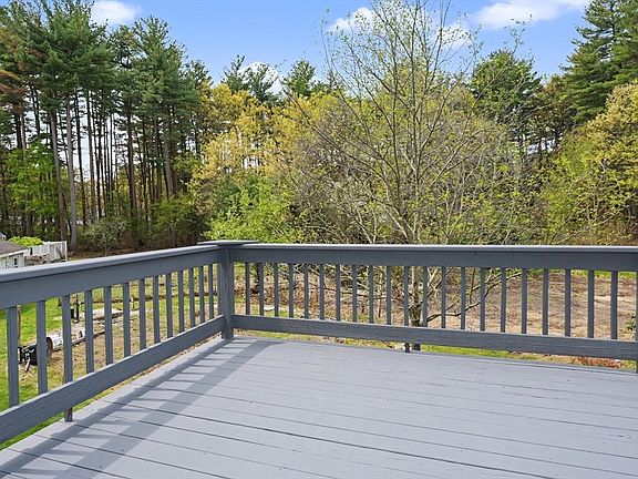 4th image of 26 Frederick Cir