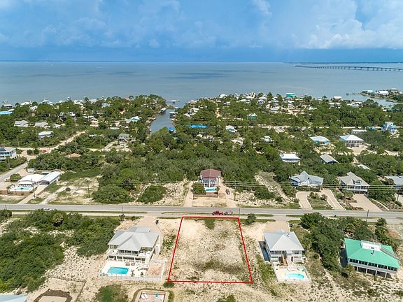 4th image of 748 W Gulf Beach Dr