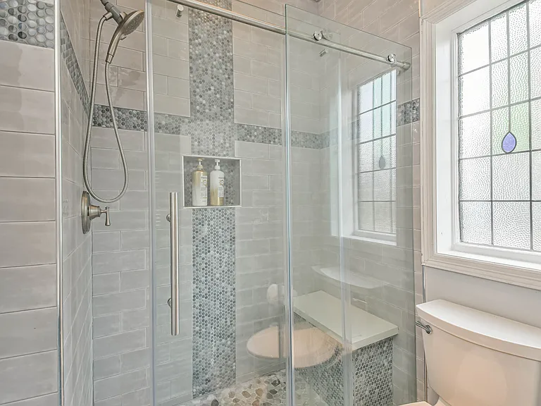1116 W 16th St — Photo 23