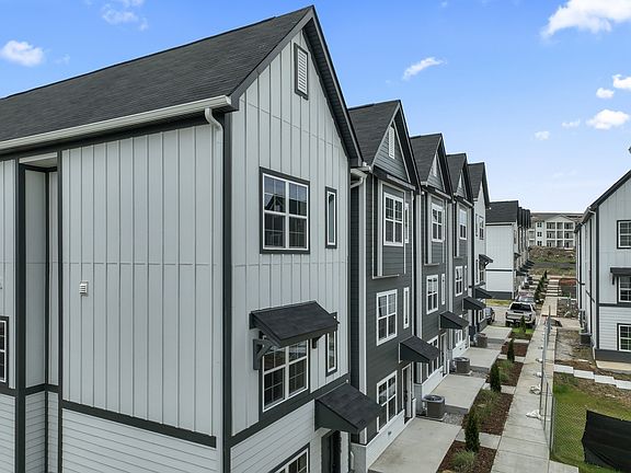 2nd image of 730 N Dupont Ave Lot 11