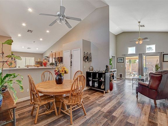 3rd image of 2715 Coral Cliffs Ct
