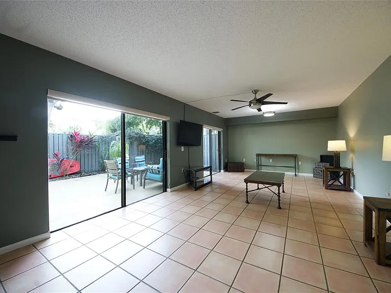 1700 Embassy Dr #504 — Photo 12