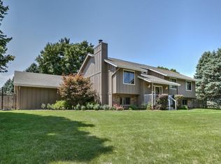 132 Charles Park Dr, Council Bluffs, IA 51503