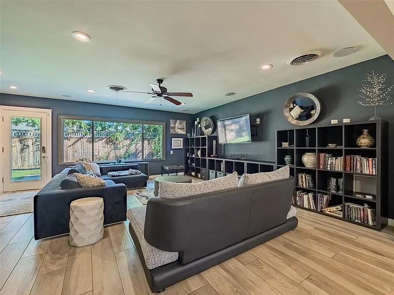 3010 Conway St — Photo 6