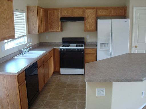 3rd image of 512 Cowboy Cross Ave