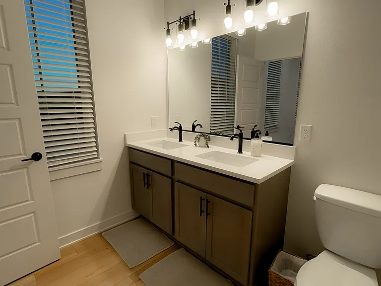1204 SW Franklin Ln — Photo 61