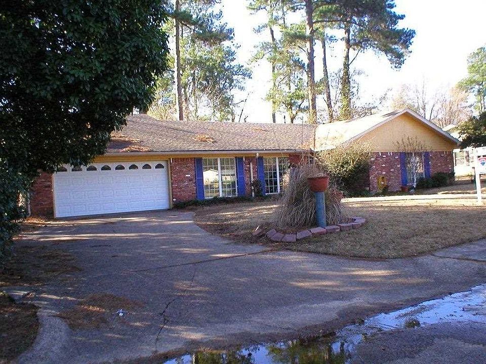 1st image of 1321 Palm Dr
