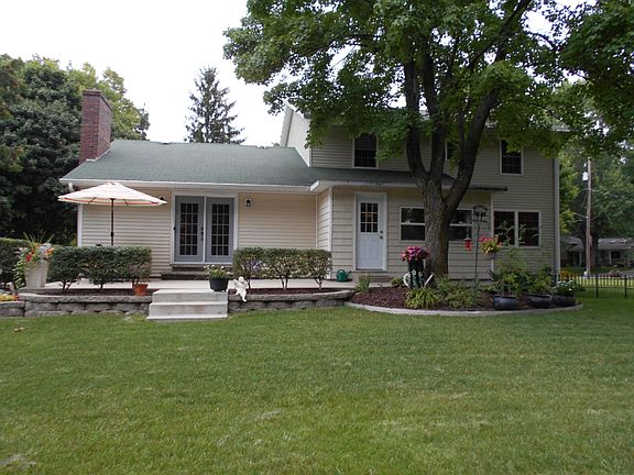2nd image of 514 E Vista Ln