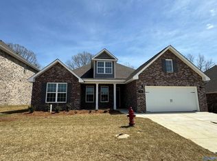 708 Ronnie Dr, Hartselle, AL 35640