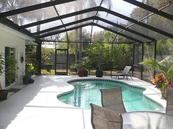 2nd image of 1339 Royal Palm Dr S