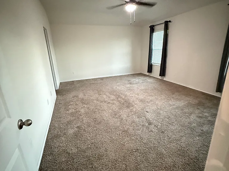 216 Samuel St — Photo 12