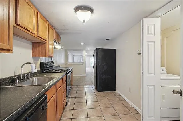 2205 Jefferson Ave — Photo 4