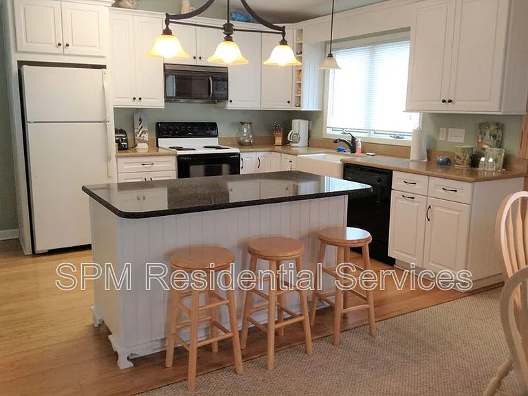 2A E Crane St — Photo 8