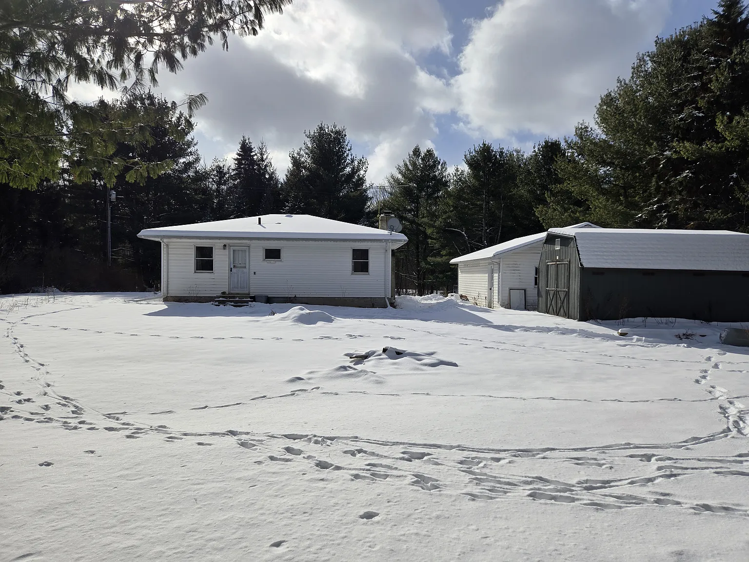 1 bed, 832 sqft, $1,975 — Photo 2