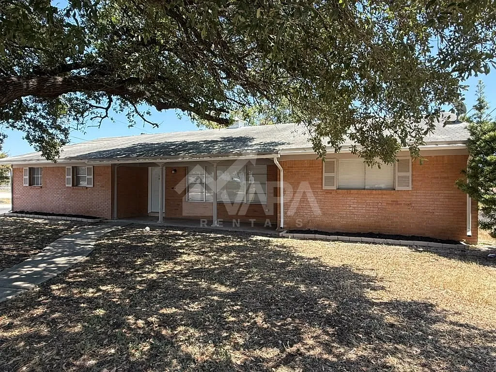 3 bed, 2068 sqft, $2,000 — Photo 2