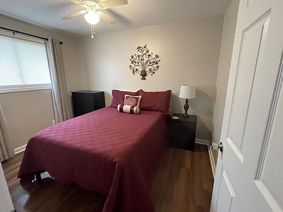 4th image of 716 Marsh St #1