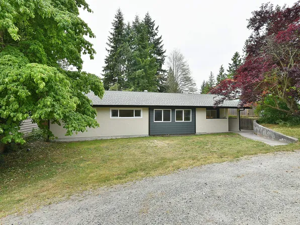 5787 Ebbtide St, Sechelt, BC V7Z 0L8