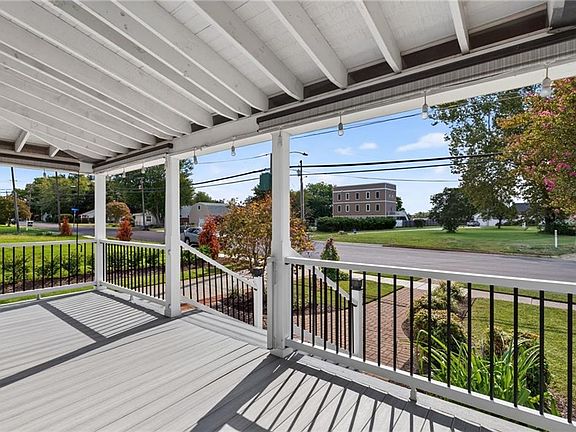 4th image of 310 S Willard Ave