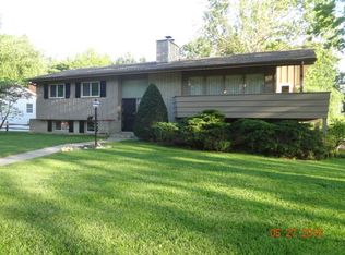 411 NW Lincolnwood Dr, Lees Summit, MO 64063