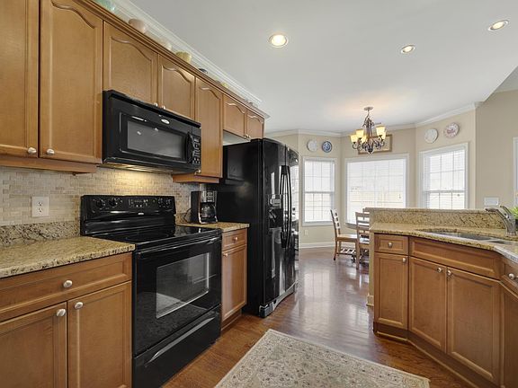 4th image of 204 Kiley Ct