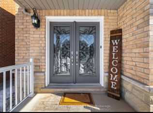 122 Teal Crest Cir, Brampton, ON L6X2Z3