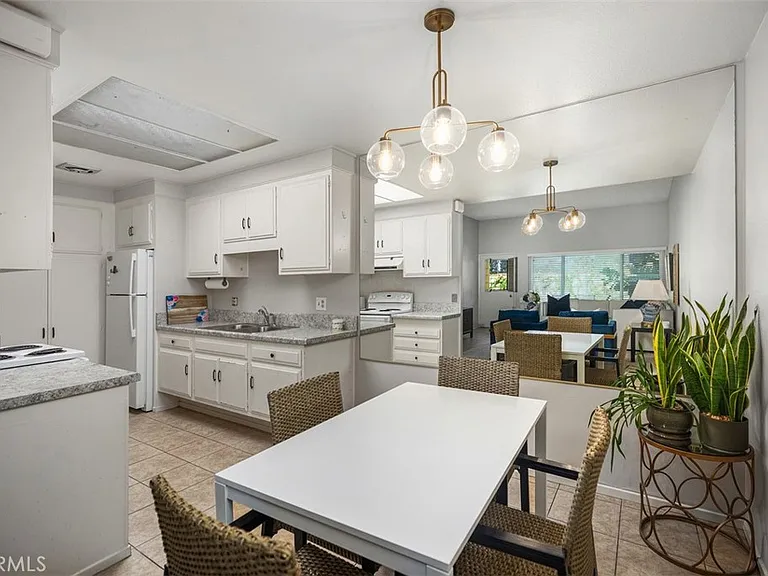 956 Calle Aragon #C — Photo 15