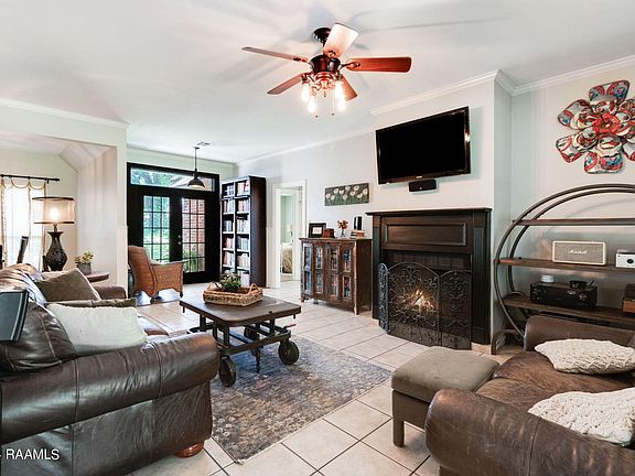 4th image of 315 Teakwood Dr