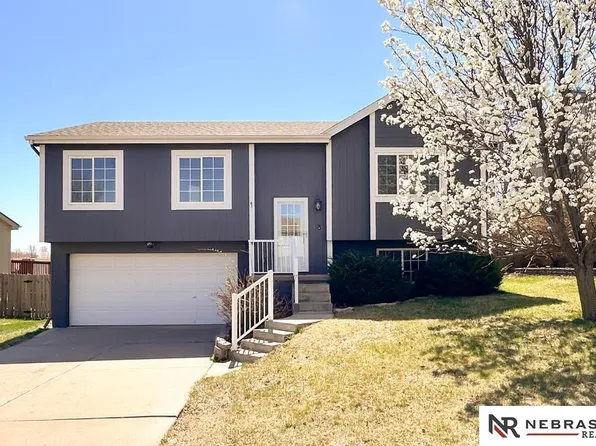 17125 Taylor St, Omaha, NE 68116