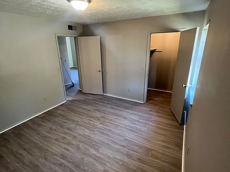 501 N Church St #12 — Photo 7