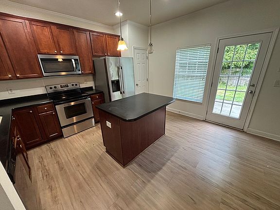 5th image of 4805 Hoppers Dr