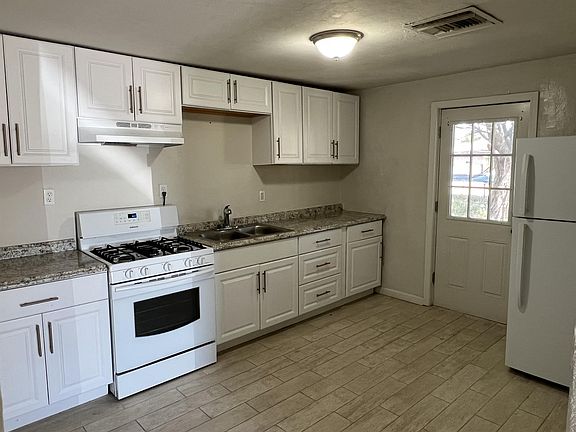 5th image of 3406 S Lundy Ave #2