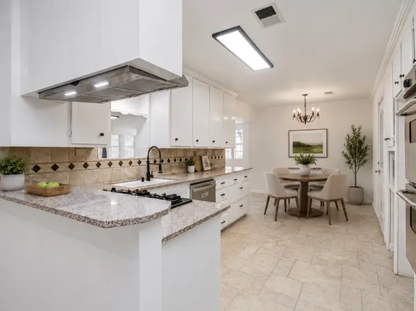 2708 Tallow St, Alvin, TX 77511