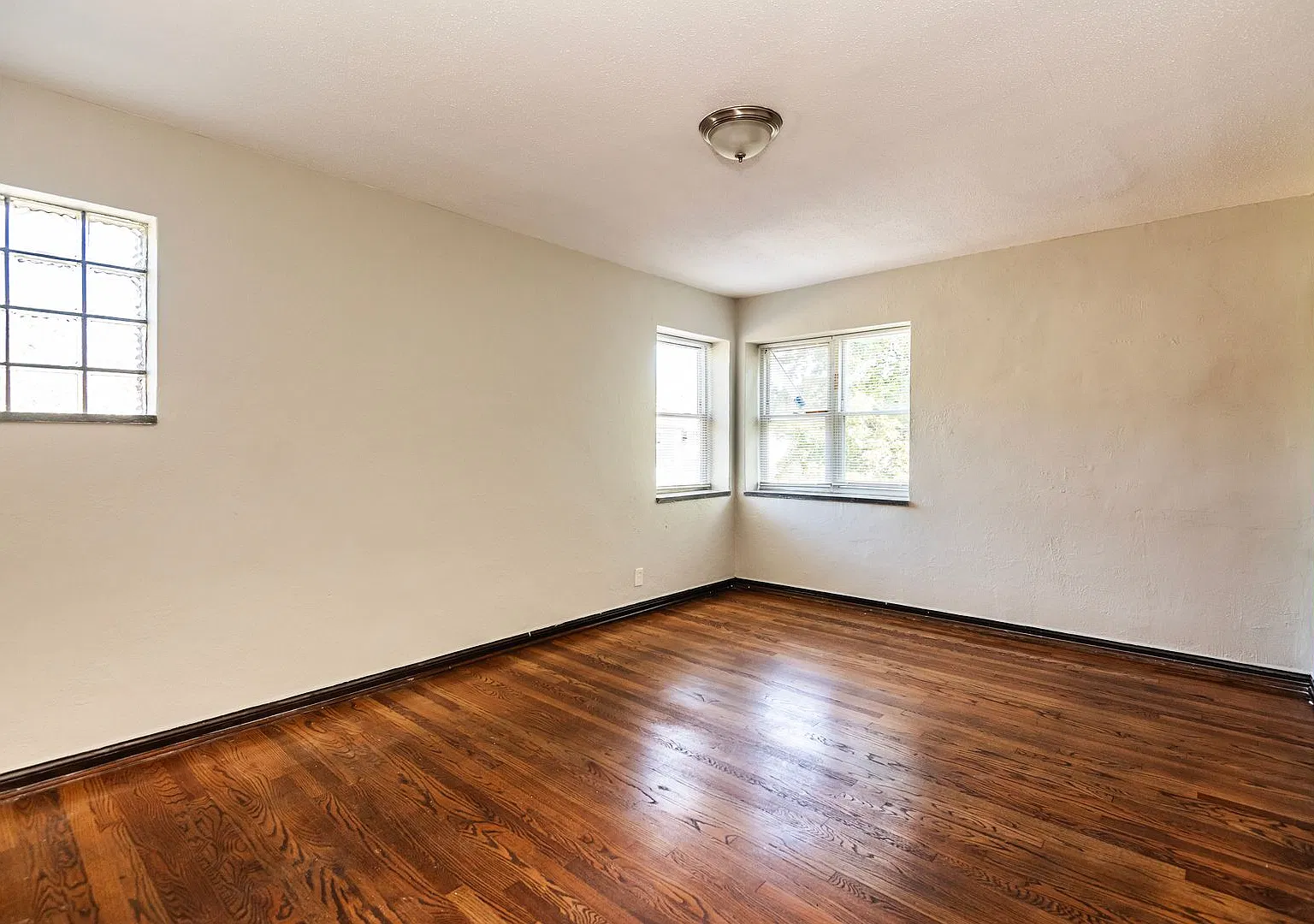5322 Miami St — Photo 4