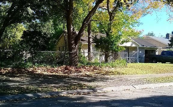 2nd image of 9111 Leawood Blvd