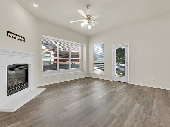 5th image of 1124 Hayden Ln