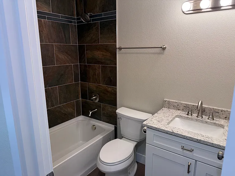 4008 Cottonwood Dr — Photo 14