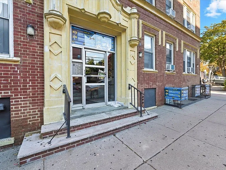 3-5 Potter Pl #2B — Photo 17