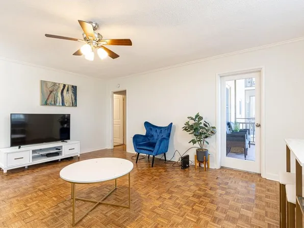 300 W Peachtree #8C, Atlanta, GA 30308