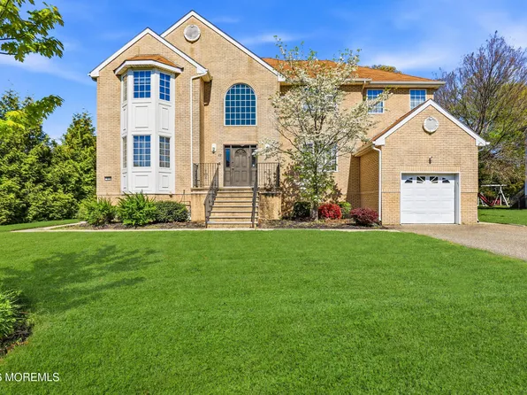 22 Tuscany Terrace, Lakewood, NJ 08701